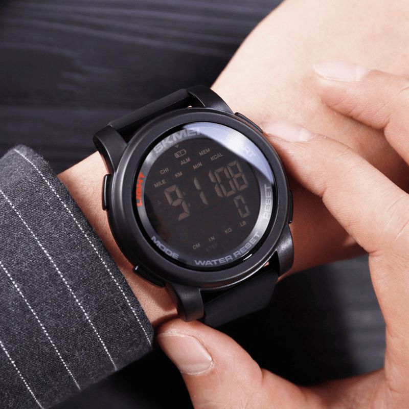 1469 Calorie Podomètre Compte À Rebours Étanche Lumineux Sports Montre Numérique Hommes Montre