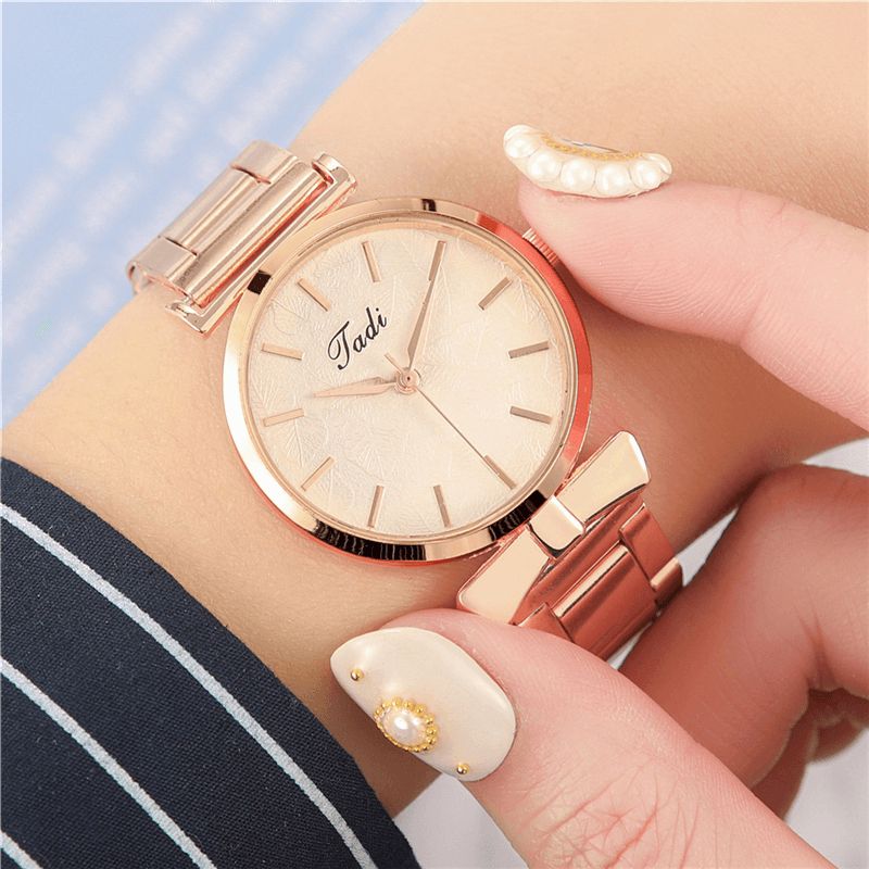 Design Élégant Sans Numéro Cadran Décontracté Montre-bracelet Pour Femme Boîtier En Or Rose Montre À Quartz En Alliage Complet