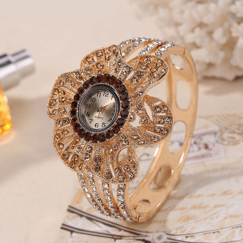 Mode Cristal Fleur Forme Cadran Creux Bracelet En Métal Femmes Montre À Quartz