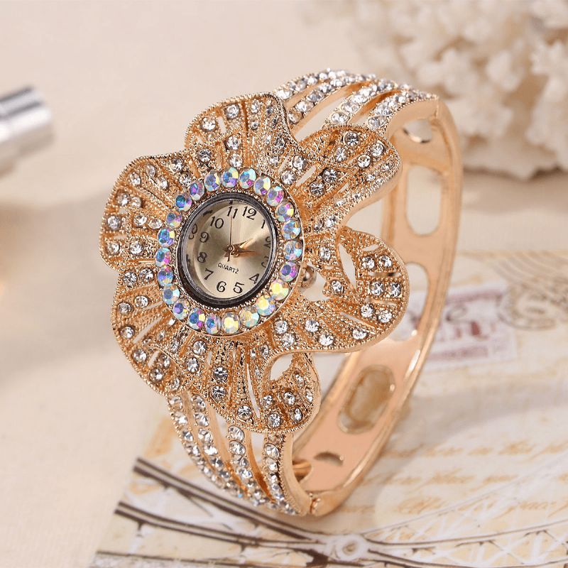 Mode Cristal Fleur Forme Cadran Creux Bracelet En Métal Femmes Montre À Quartz