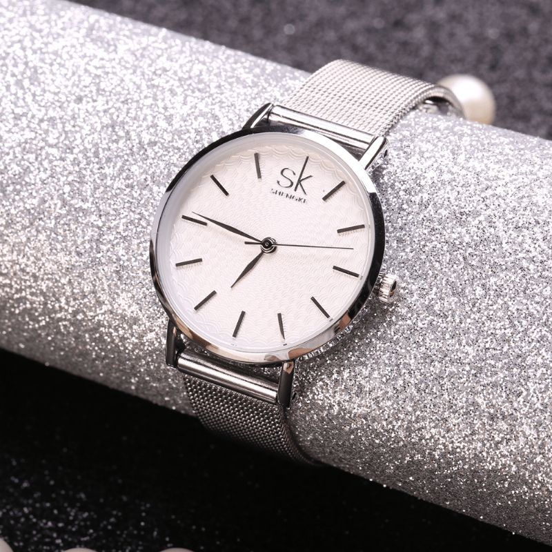 Montre-bracelet Ultra Fine Pour Femme De Style Décontracté Montre À Quartz Avec Bande En Acier