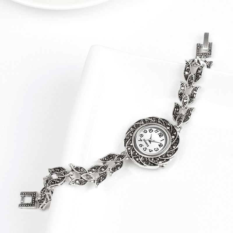 Qingxiya K7 Gris Cristal Femmes Bracelet Montre À La Mode Rétro Style Quartz Montre