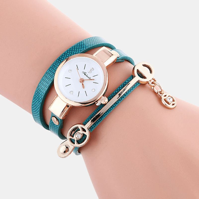 Rétro Bracelet En Cuir Synthétique Polyuréthane Strass Montre Multicouche Pendentif En Métal Réglable Classique Dame Montre À Quartz