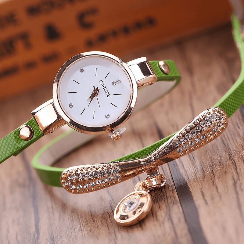 Rétro Pu Strap Multi-couche Lady Montre Métal Géométrique Strass Arc Pendentif Femmes Montre À Quartz