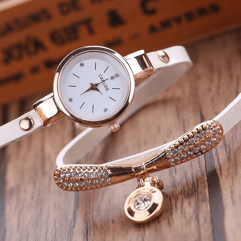 Rétro Pu Strap Multi-couche Lady Montre Métal Géométrique Strass Arc Pendentif Femmes Montre À Quartz