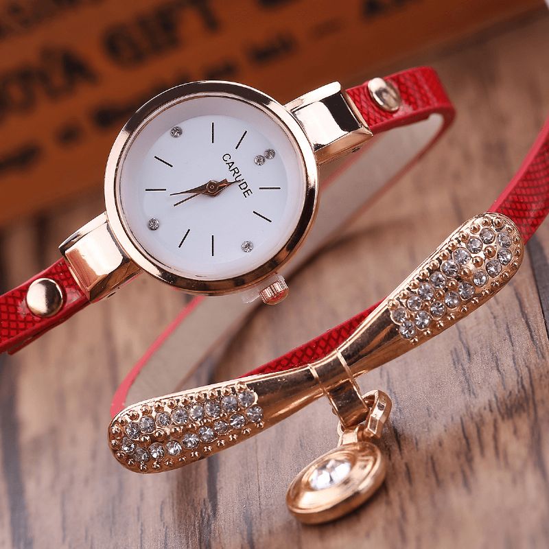 Rétro Pu Strap Multi-couche Lady Montre Métal Géométrique Strass Arc Pendentif Femmes Montre À Quartz