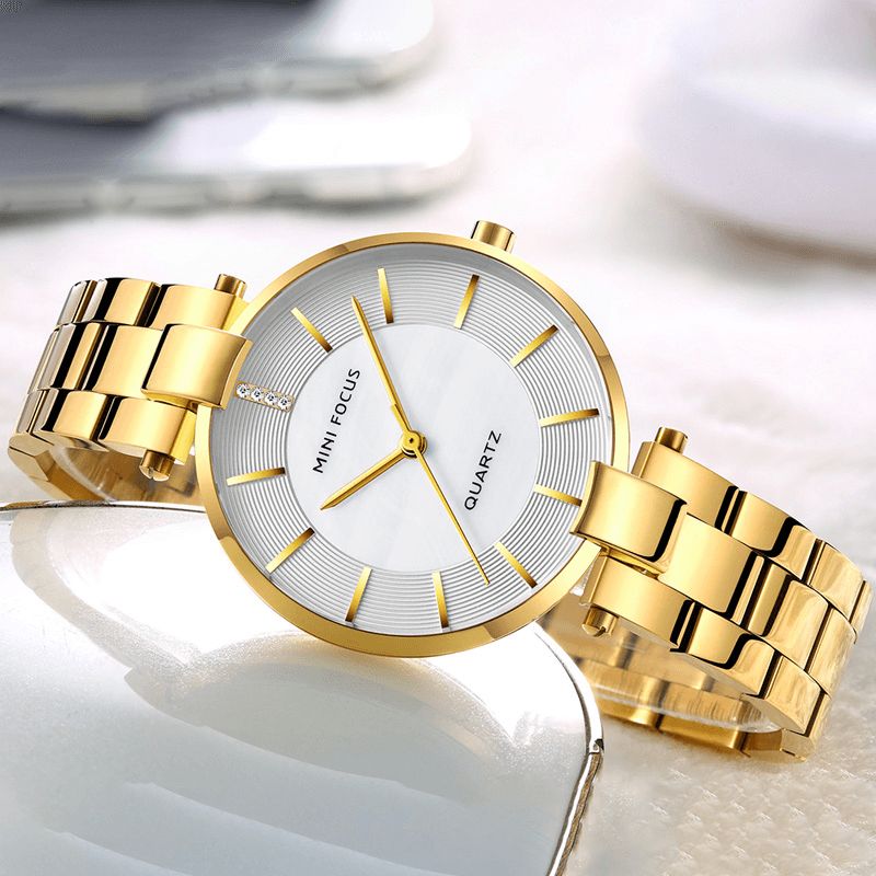 Robe Élégante Horloge Analogique Bracelet En Métal Mode Femmes Montre Montre À Quartz