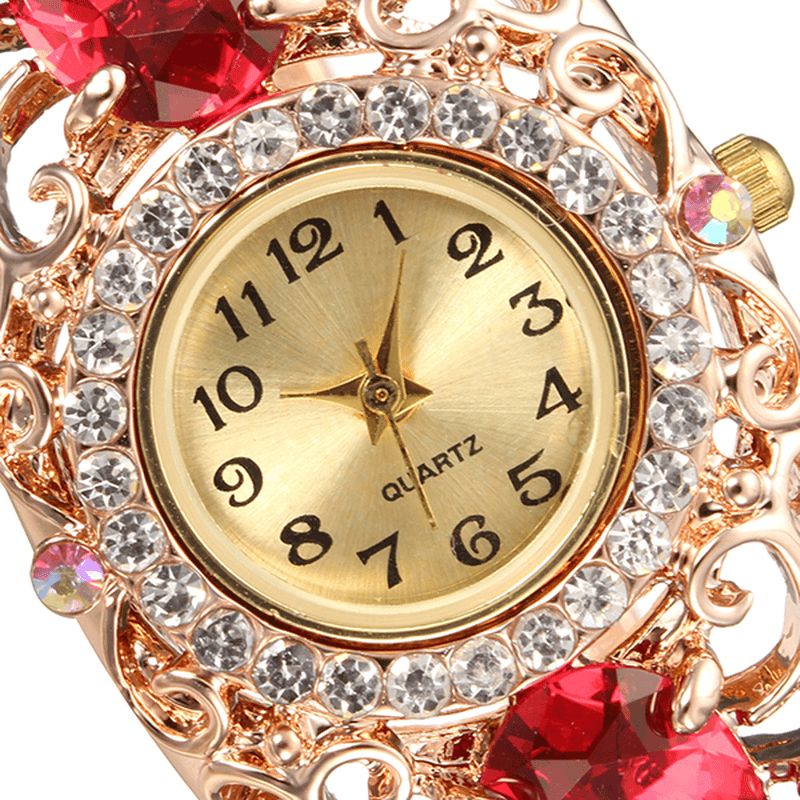 Style Rétro Dames Bracelet Montre Fleur Diamant Montre À Quartz