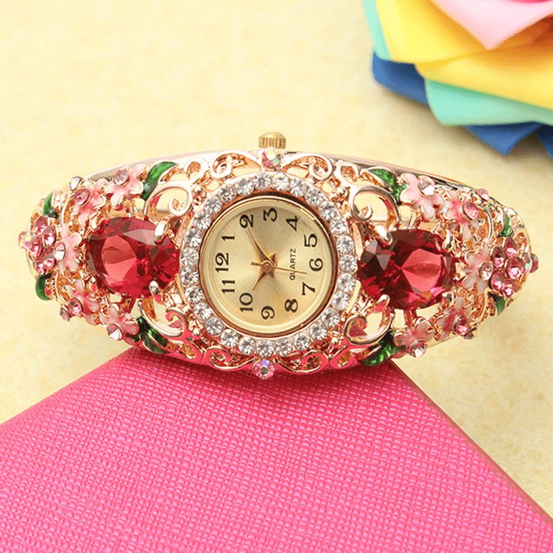 Style Rétro Dames Bracelet Montre Fleur Diamant Montre À Quartz