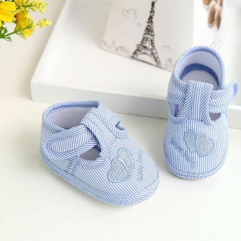 Chaussures D'été Brodées De Cœurs Bébé Fille