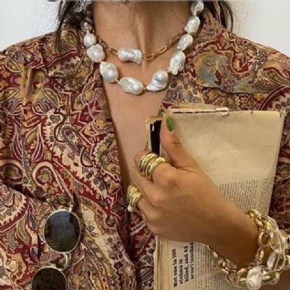 Collier De Perles Irrégulières De Style Vacances