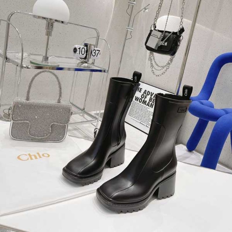 Bottes De Pluie Courtes Avec Lettres Et Talons Hauts Antidérapants